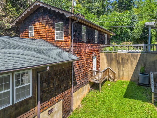 160 E Howard Street, Tryon, NC 28782