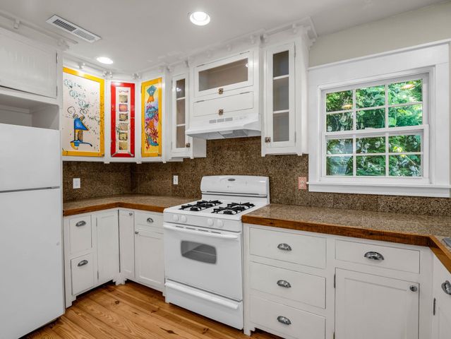 160 E Howard Street, Tryon, NC 28782