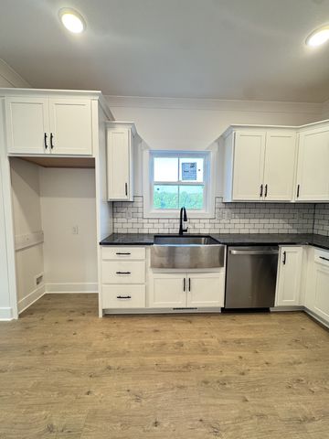 3162 E Old Ashland City Rd, E, Clarksville, TN 37043