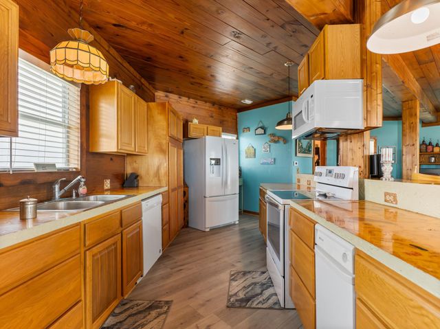 2258 County Road 230, Sargent, TX 77414