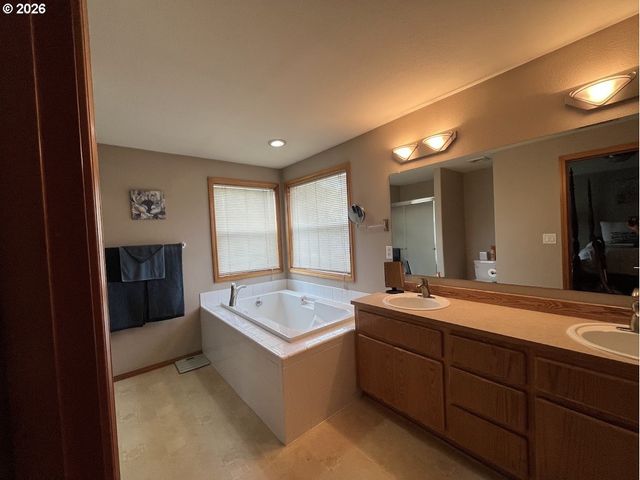 14683 Se MARCI Way, Clackamas, OR 97015