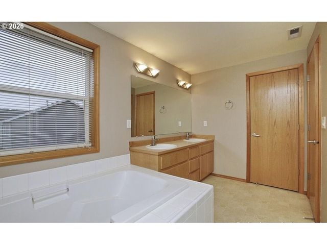 14683 Se MARCI Way, Clackamas, OR 97015