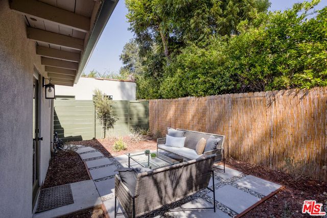 1840 Santa Rosa Avenue, Pasadena, CA 91104