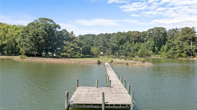 5523 B White Hall RD B, Gloucester, VA 23061