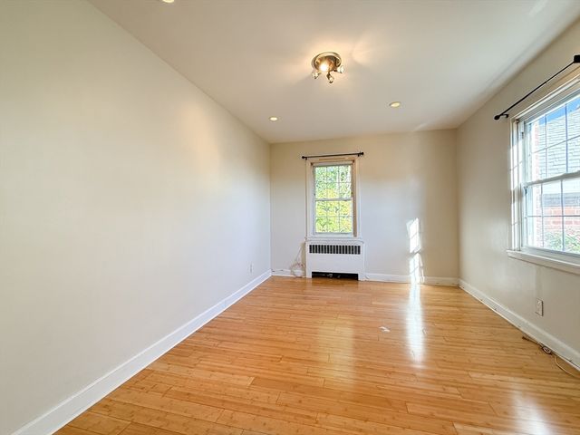 1 Dexter St 5, Malden, MA 02148