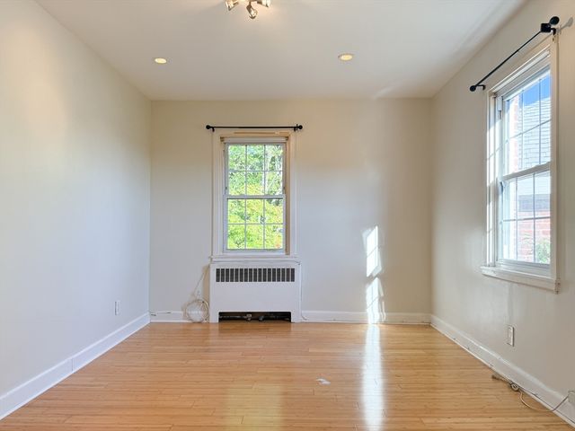 1 Dexter St 5, Malden, MA 02148