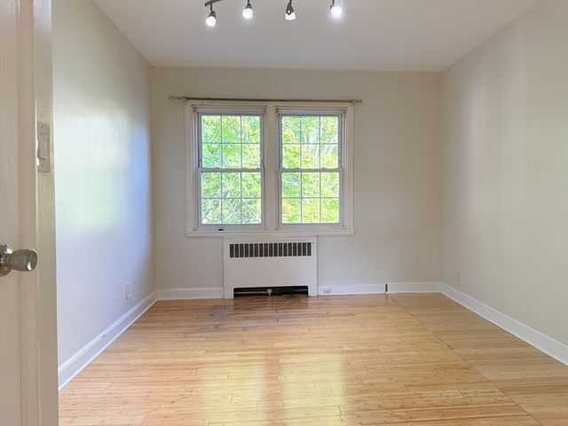 1 Dexter St 5, Malden, MA 02148