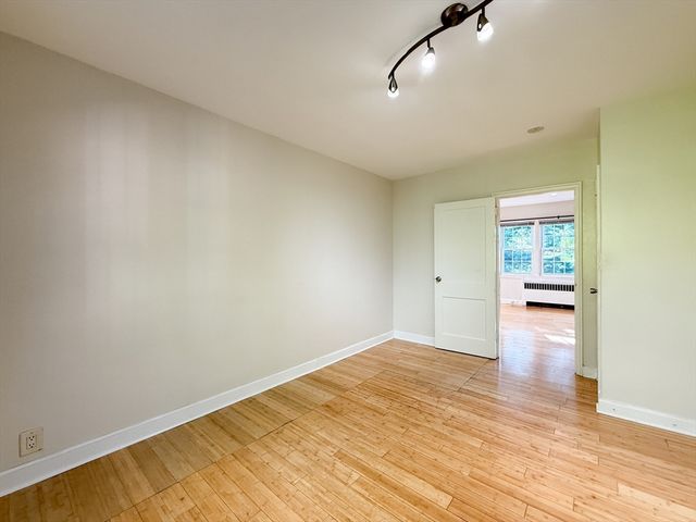 1 Dexter St 5, Malden, MA 02148