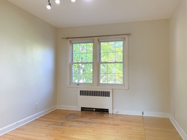 1 Dexter St 5, Malden, MA 02148