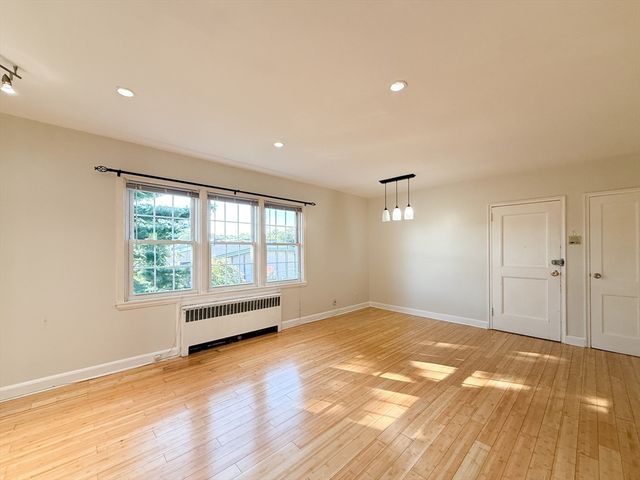 1 Dexter St 5, Malden, MA 02148