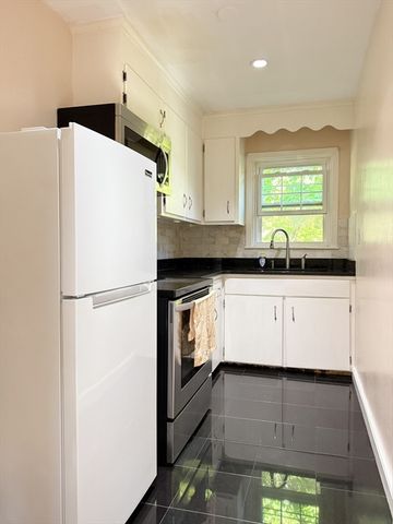 1 Dexter St 5, Malden, MA 02148