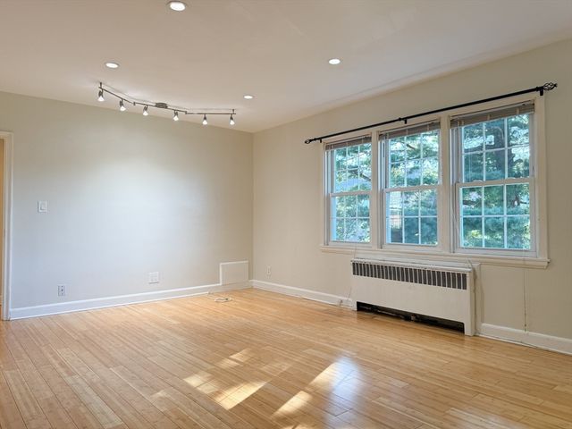 1 Dexter St 5, Malden, MA 02148