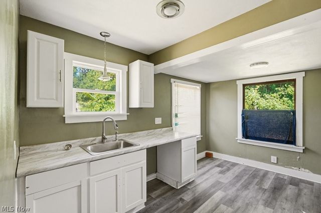 1313 Manchester Road, Akron, OH 44307