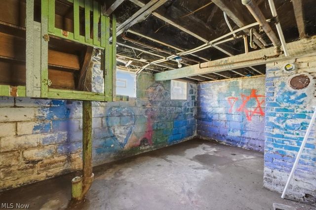 1313 Manchester Road, Akron, OH 44307