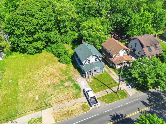 1313 Manchester Road, Akron, OH 44307