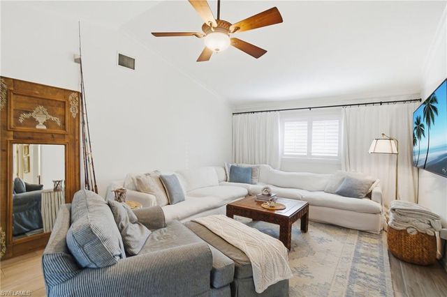 2644 River Reach DR, Naples, FL 34104