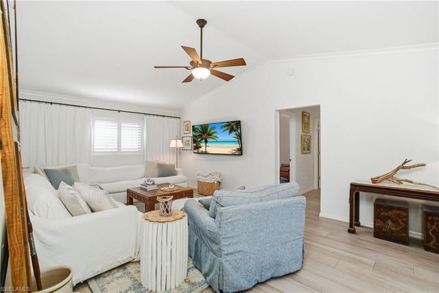 2644 River Reach DR, Naples, FL 34104