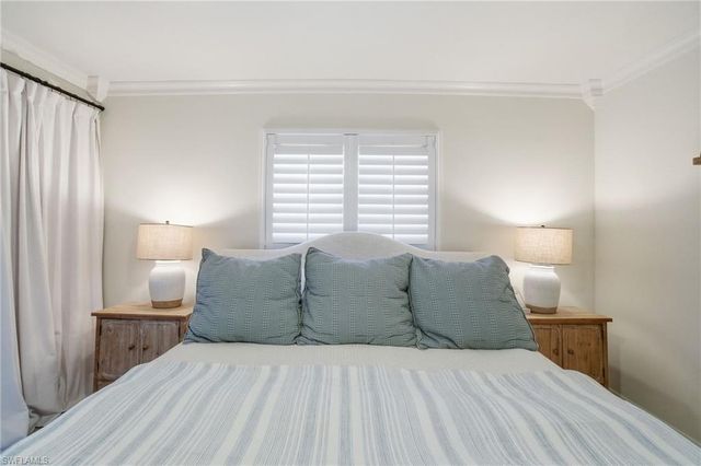 2644 River Reach DR, Naples, FL 34104