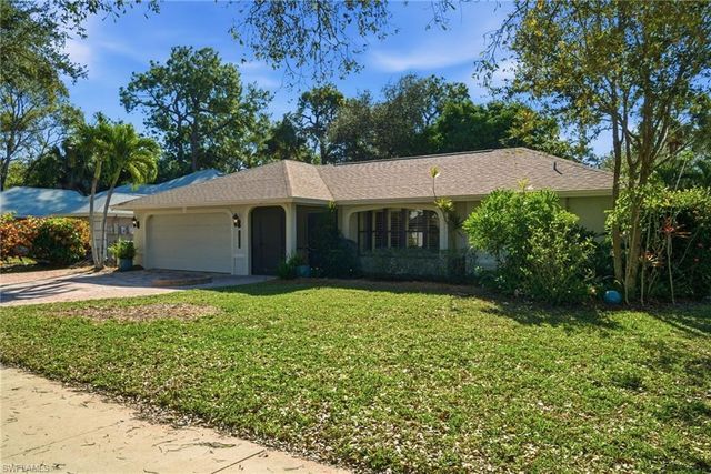 2644 River Reach DR, Naples, FL 34104