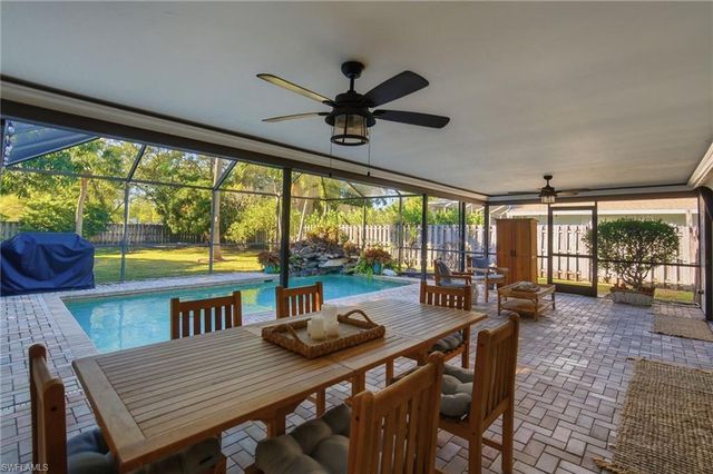 2644 River Reach DR, Naples, FL 34104