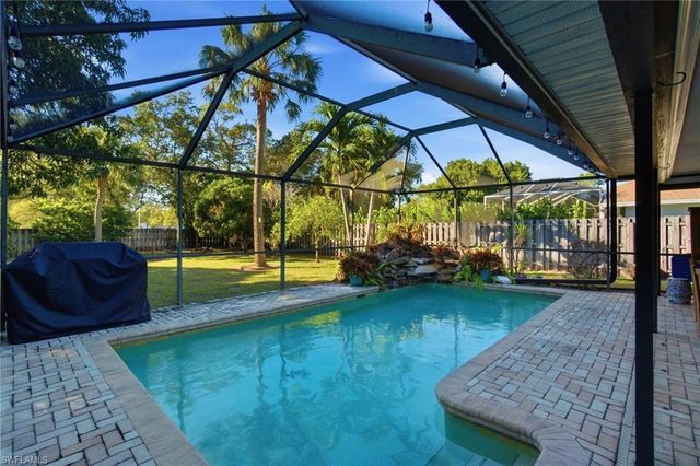 2644 River Reach DR, Naples, FL 34104