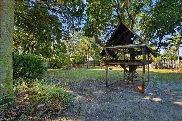 2644 River Reach DR, Naples, FL 34104