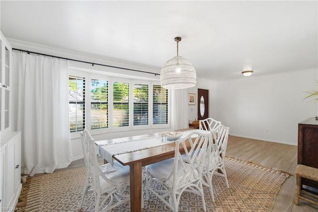 2644 River Reach DR, Naples, FL 34104