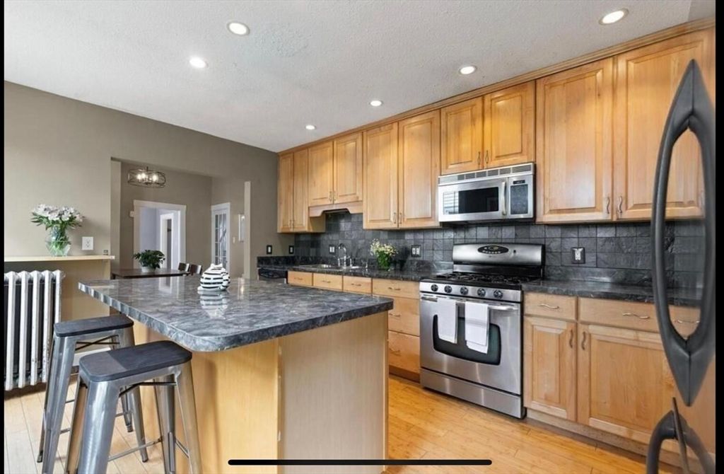 53 Franklin St, Somerville, MA 02145