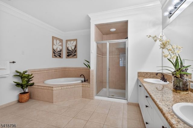 9210 Ravenscroft Rd, Clifton City, NJ 07013