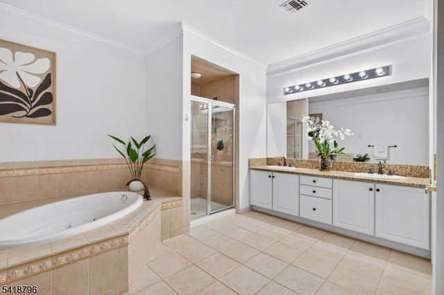 9210 Ravenscroft Rd, Clifton City, NJ 07013