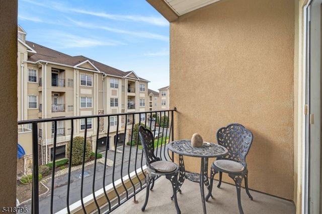 9210 Ravenscroft Rd, Clifton City, NJ 07013