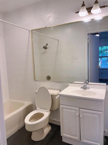 21107 Highland Lake DR 3, Lago Vista, TX 78645