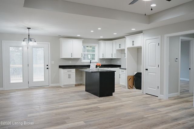 1468 Tucker Dr, Bardstown, KY 40004