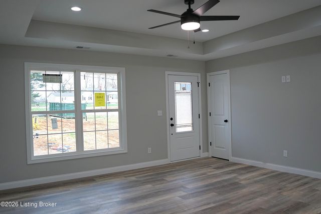 1468 Tucker Dr, Bardstown, KY 40004