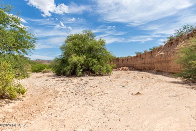 2241 N Rivers Edge Road, Benson, AZ 85602
