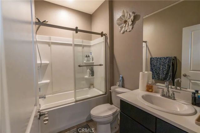 7786 Arosia Dr, Fontana, CA 92336