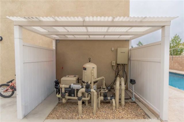 7786 Arosia Dr, Fontana, CA 92336