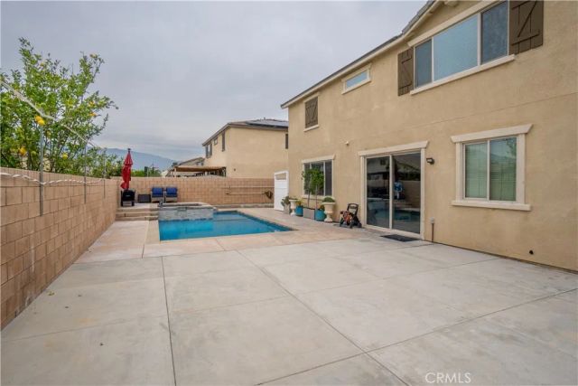 7786 Arosia Dr, Fontana, CA 92336