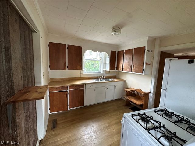 102 Summerset Drive, Marietta, OH 45750