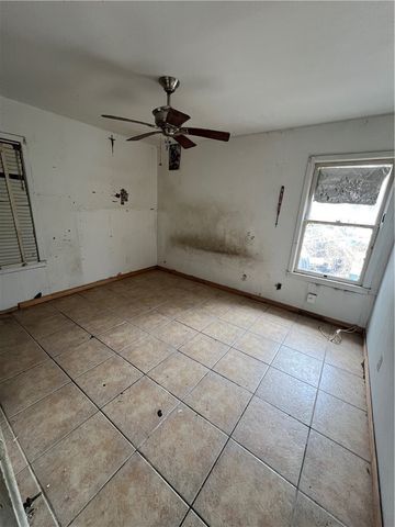 909 Highland Ave, Alice, TX 78332