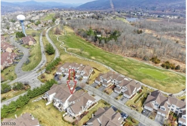 61 Briar Ct, Hardyston Twp., NJ 07419