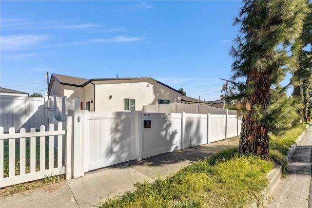 18223 Chatsworth, Northridge, CA 91326