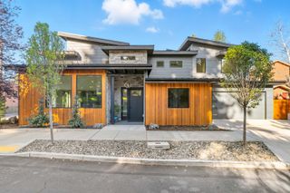 2 NW Hood Place, Bend, OR 97703