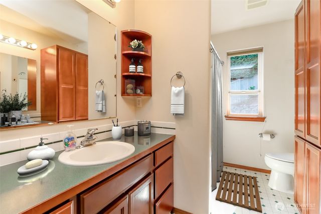 5705 51st Avenue Ct E, Tacoma, WA 98443