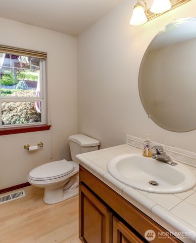 5705 51st Avenue Ct E, Tacoma, WA 98443