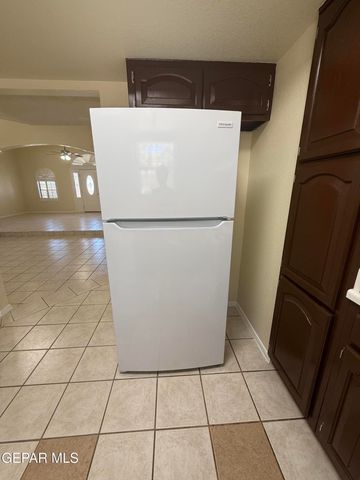 12000 IVORY GATE Way, El Paso, TX 79936