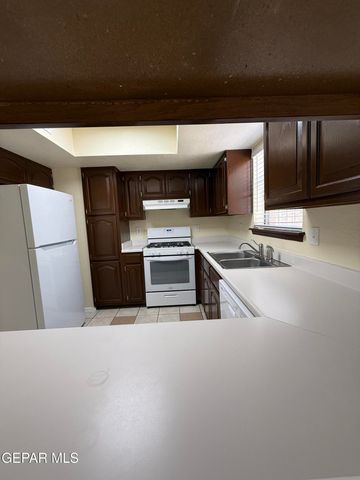 12000 IVORY GATE Way, El Paso, TX 79936