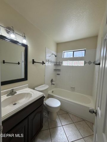 12000 IVORY GATE Way, El Paso, TX 79936