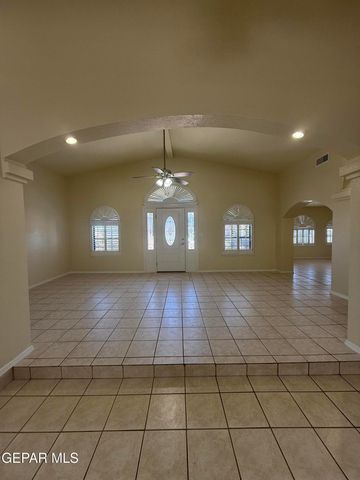 12000 IVORY GATE Way, El Paso, TX 79936