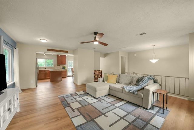 613 E Castle Harbour Drive, Friendswood, TX 77546